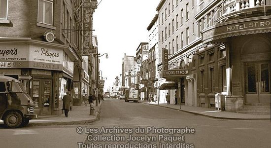 Saint-Roch dans les années 1950 : la rue Saint-Joseph et son hôtel Saint-Roch - Jean Cazes