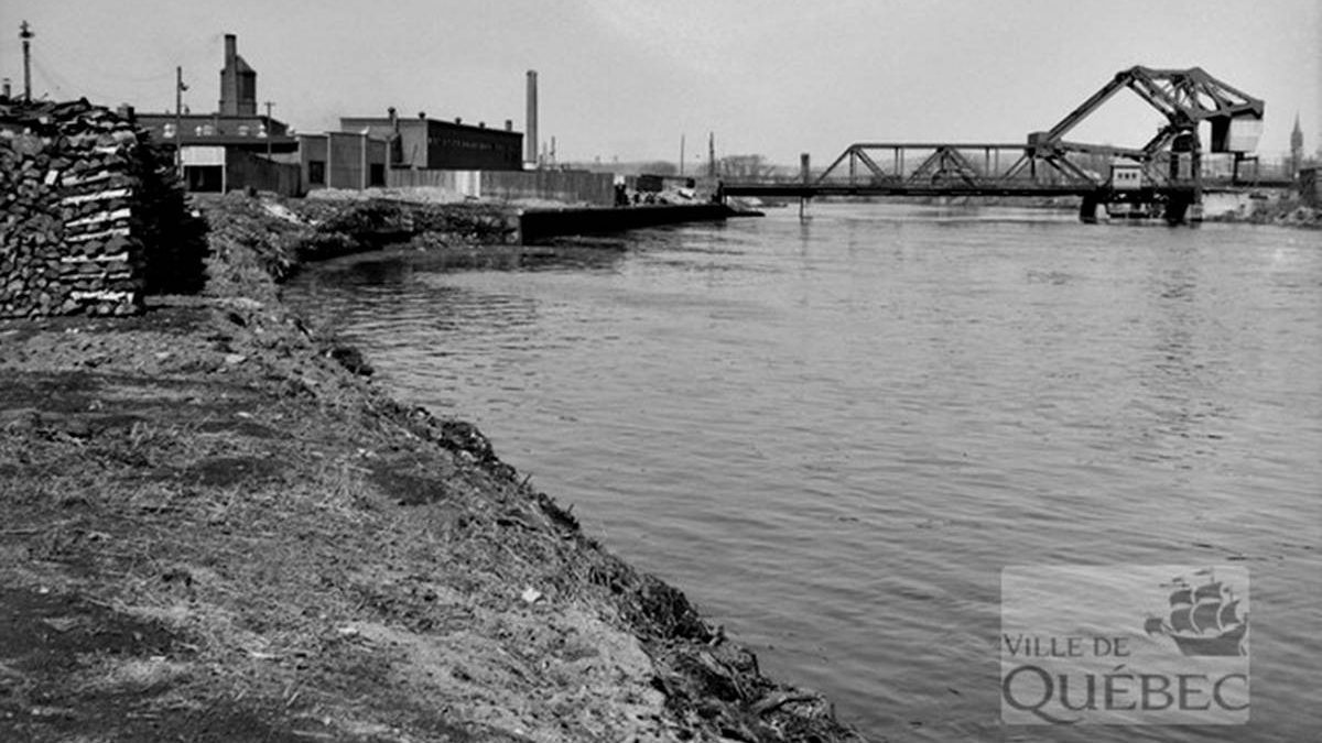 Saint-Roch dans les années 1940 : la rivière Saint-Charles industrialisée | 29 mai 2022 | Article par Jean Cazes