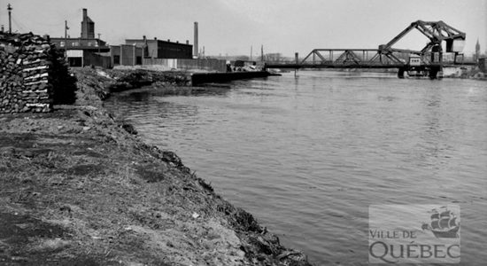 Saint-Roch dans les années 1940 : la rivière Saint-Charles industrialisée - Jean Cazes