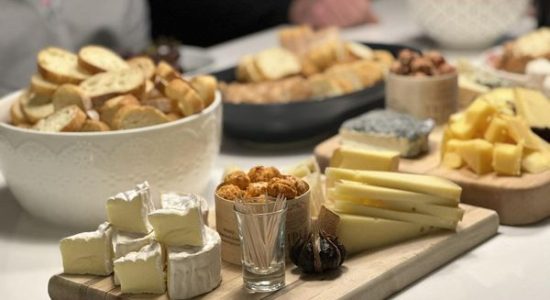 “L’art de servir, de présenter et de déguster les fromages” | Yannick Fromagerie