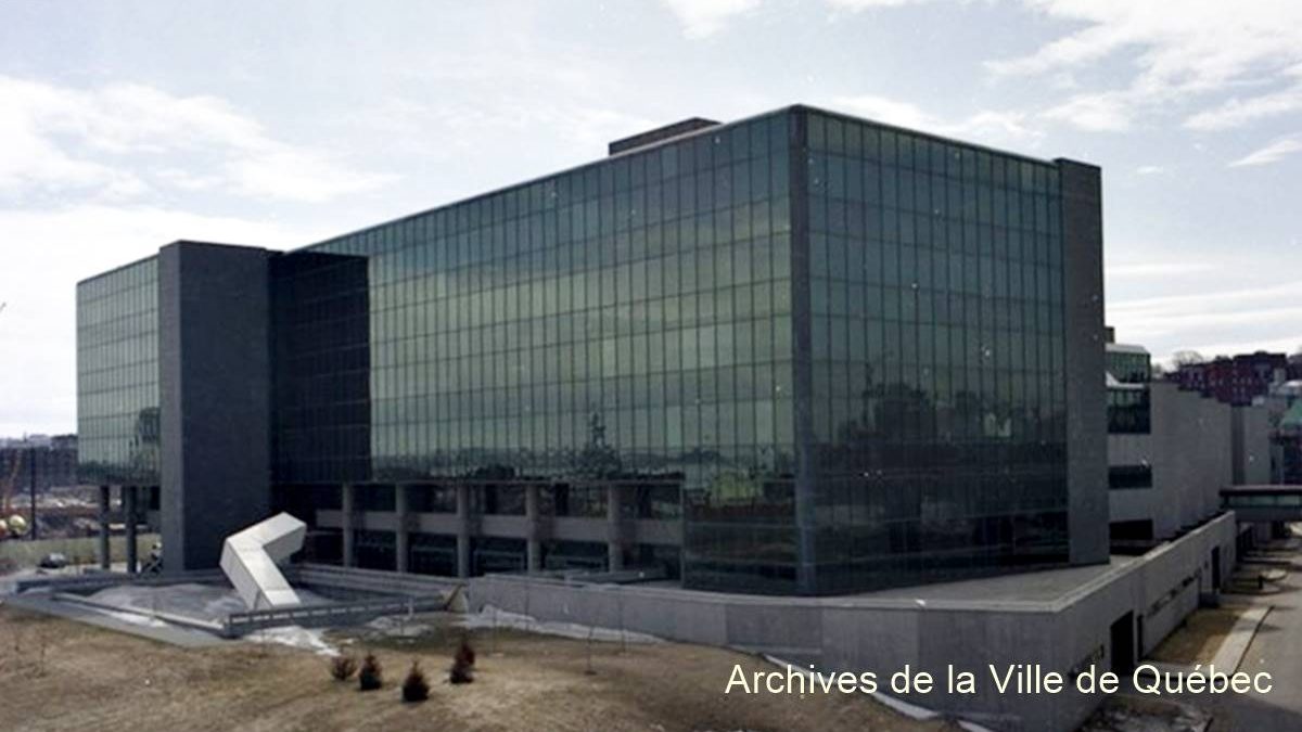 Saint-Roch dans les années 1980 : le nouveau palais de justice de Québec avant la création du parc de l’Amérique-Latine | 17 décembre 2023 | Article par Jean Cazes